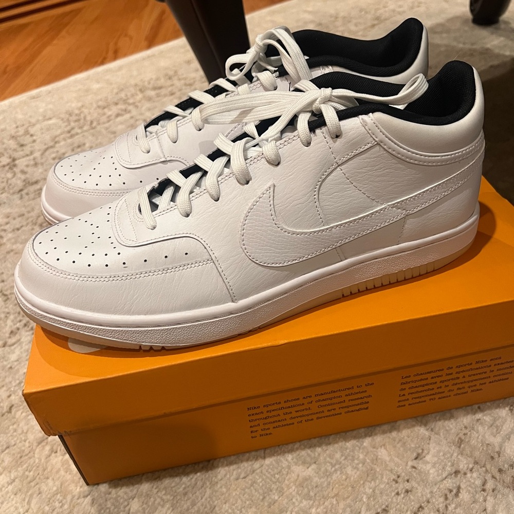 Brand new Nike Sky Force 3/4 size 12.5
